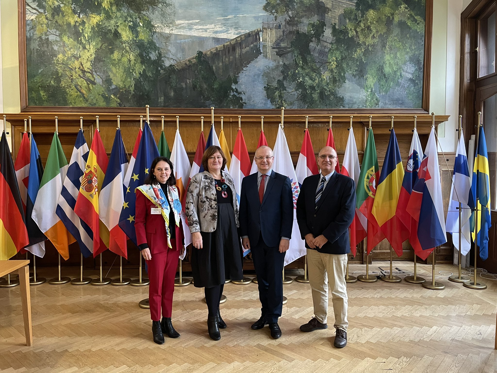 From left to right: Ursula Pachl (Deputy Director General of BEUC), Eduarda Hekšová (Director of dTest), Eduard Muřický (Deputy Minister of Industry and Trade of the Czech Republic), Luis Silveira Rodrigues (Vice President of BEUC).